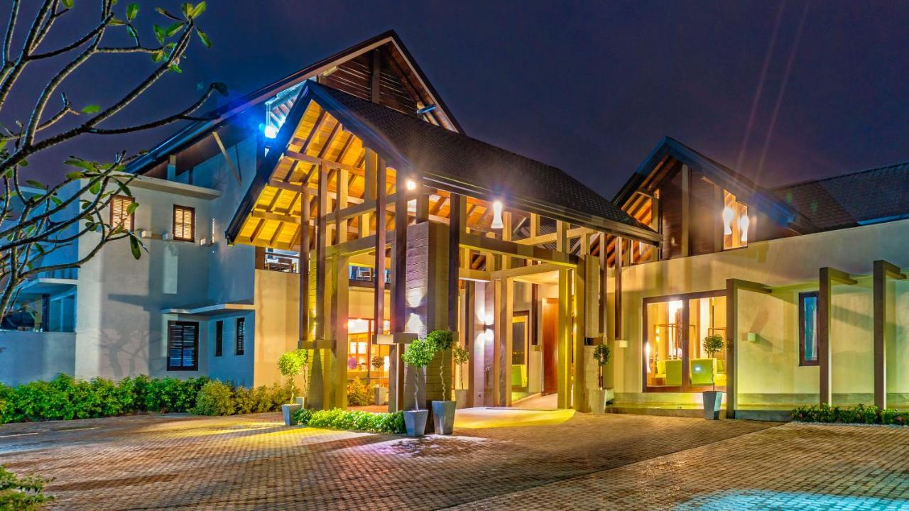 Amora Lagoon Hotel Katunayaka Eksteriør bilde