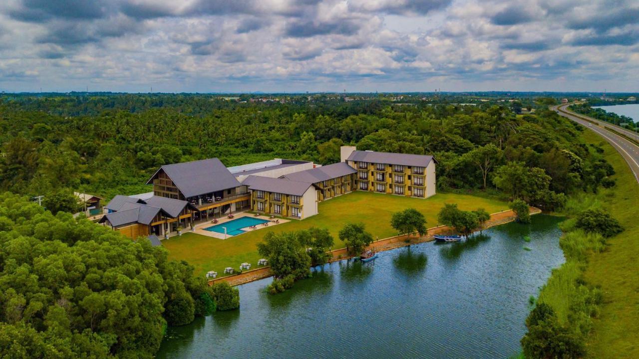Amora Lagoon Hotel Katunayaka Eksteriør bilde
