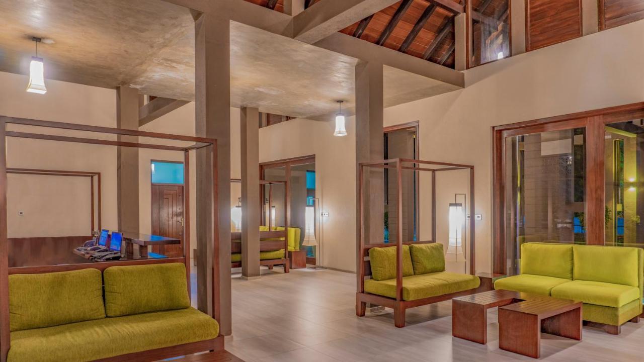 Amora Lagoon Hotel Katunayaka Eksteriør bilde